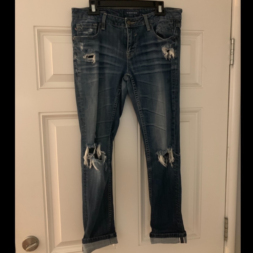 Vigoss distressed boyfriend jeans. Size 30.